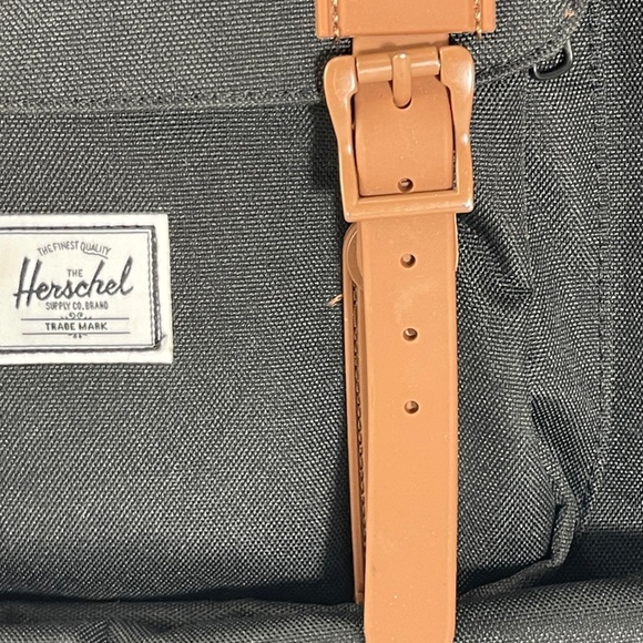 Hershel Retreat Black Backpack - Like New - Picture 8 of 9